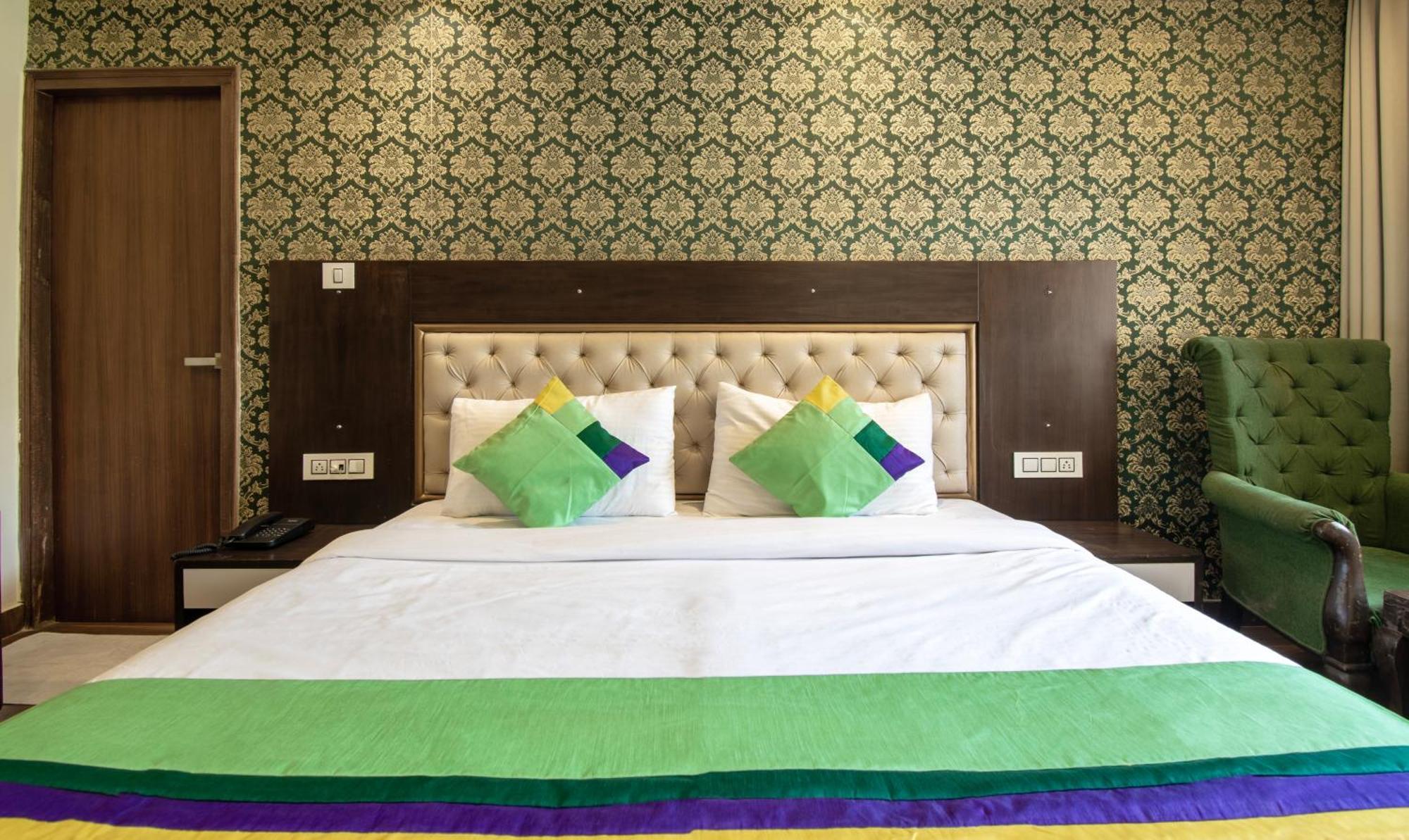 Ambika Residency, Near Hidimba Devi Temple Hotel Manali  Ngoại thất bức ảnh